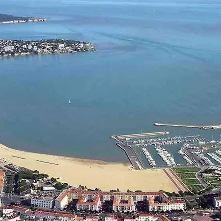 T2, En Centre Ville * Royan